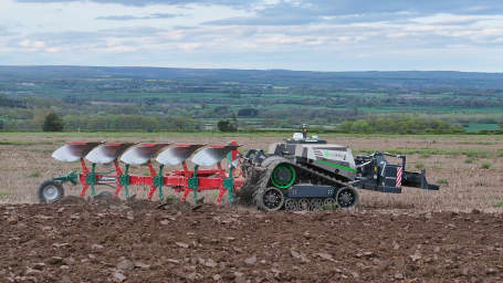 Kverneland a établi le premier record du monde de labour autonome en s&amp;amp;#039;associant au fournisseur de solutions autonomes, AgXeed.
